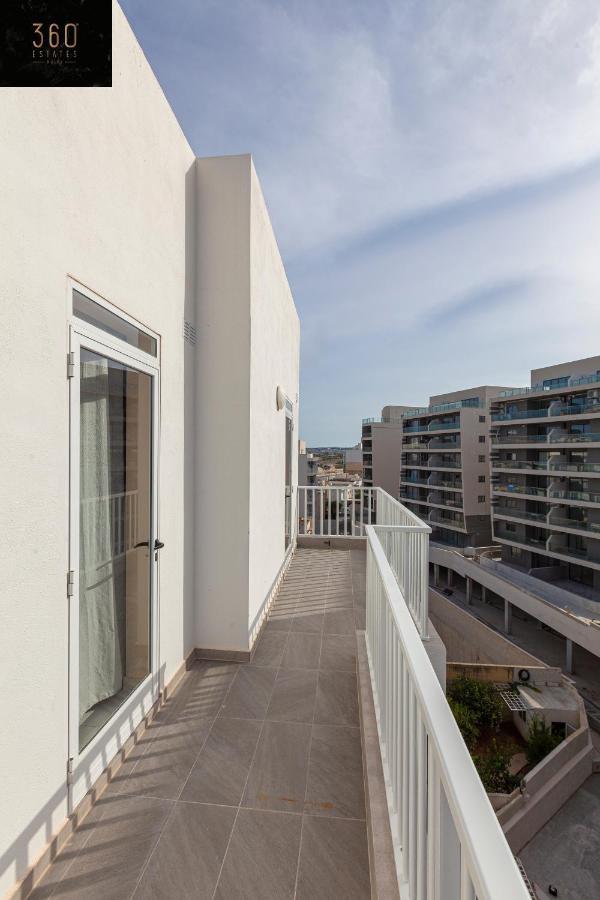 High Floor Seafront Penthouse, Opp Beach & Wifi Ac By 360 Estates St. Paul's Bay Exterior photo