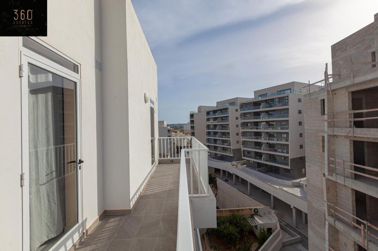 High Floor Seafront Penthouse, Opp Beach & Wifi Ac By 360 Estates St. Paul's Bay Exterior photo